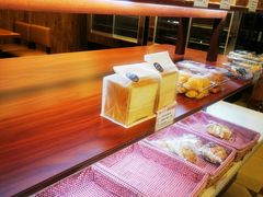 -红宝石·鲜奶小方·海派西点房(南丹店)