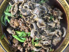-一品红烧鸭特色川菜(三岔湖店)