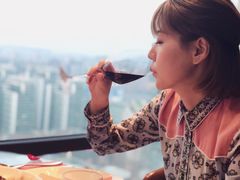 -AIR Restaurant & Lounge