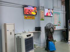 -嘿哟动霸CHUA·新潮玩运动娱乐中心·蹦床滑冰团建乐园