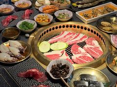 -铭牛烧肉·和牛海鲜自助(高新月牙湖店)