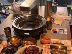 -草家酱蟹炭火烤肉店(珲春南路一店)