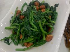 小菠菜拌花生-奥华餐厅·老张记(台基厂店)