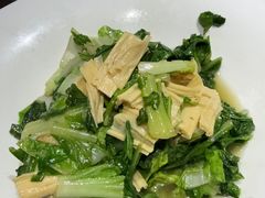 小白菜炒鲜腐竹-魁盛居百年鲁菜馆(县西巷店)