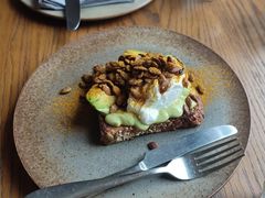 牛油果吐司-BOR Eatery(安福路店)