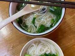 -子宸什夹婆乌鸡米线弹子石店(泽科·星泽汇店)