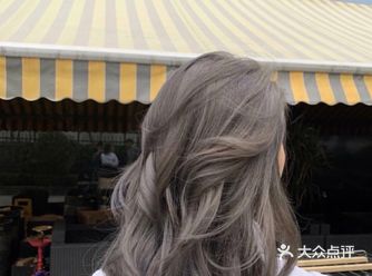 给大家安利一款蛮狠显白的颜色 青木灰色 ##
