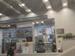 -老娘舅餐厅(黄龙体育中心店)