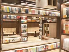 -钟书阁(群光广场店)