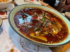 -临界音乐酒馆·小龙虾·江湖菜(华熙LIVE·鱼洞店)