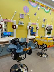 -爆米花儿童美发乐园