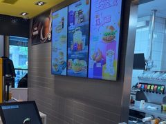 -麦当劳(轻轨曹杨路店)