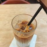咖啡馆一角，悠闲时光