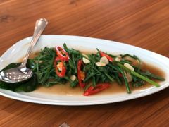 -Chom Cafe and Restaurant