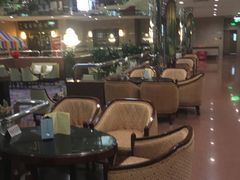 -燕山大酒店