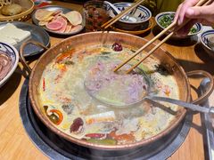 -洱火云南酸菜牛肉火锅(石景山当代商城店)