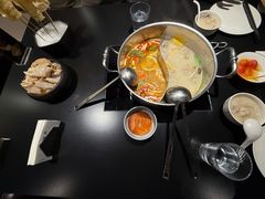 -鲜入唯煮·港式海鲜牛肉火锅(金宝街店)