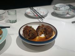 鸭蛋黄狮子头-梅飞酒家(名辉豪庭店)