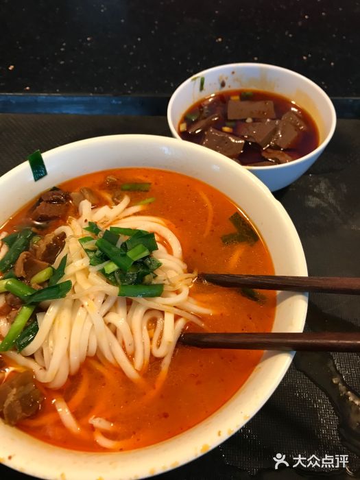 建新园过桥米线(金碧店)焖肉饵丝图片