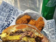 -TRIPS BURGER(大钟寺店)