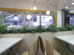 -六和餐饮(东城根店)