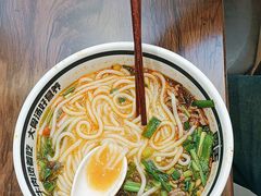-霸舌生滚牛肉米粉(天生街道店)