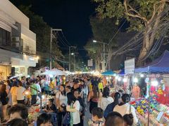 -周日夜市