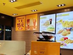 -麦当劳(轻轨曹杨路店)