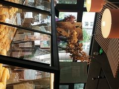 面包甜点陈列柜-Dough&Joe团憩(瑞虹天地月亮湾店)