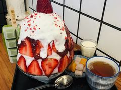草莓生乳冰-WONDER ICE 萬得冰田(建設路总店)