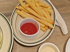 -菲滋意式餐厅(富阳东方茂店)