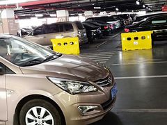 -虹桥天地-停车场