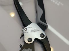 -爱革·洗衣改衣·洗鞋修鞋·洗包修包·奢侈品护理(宝地广场店)