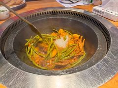 -山河屯铁锅炖·非遗东北菜(南山店)
