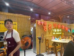 -三亚火车头万人海鲜广场