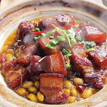 今年火爆的重口味砂锅菜