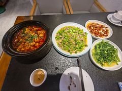 -万重锦·人文川菜馆(骡马市店)