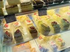 -白玉兰食品甜凤店(合生汇店)