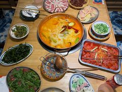 -洱火云南酸菜牛肉火锅(石景山当代商城店)