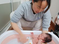 -鲸鱼妈妈月嫂/育婴师定制