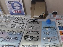 -零度眼镜·宝视友·蔡司依视路(吾悦花街店)