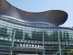 -上海跨国采购会展中心