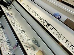 -宏宇眼镜蔡司依视路折扣店(兆佳眼镜城店)