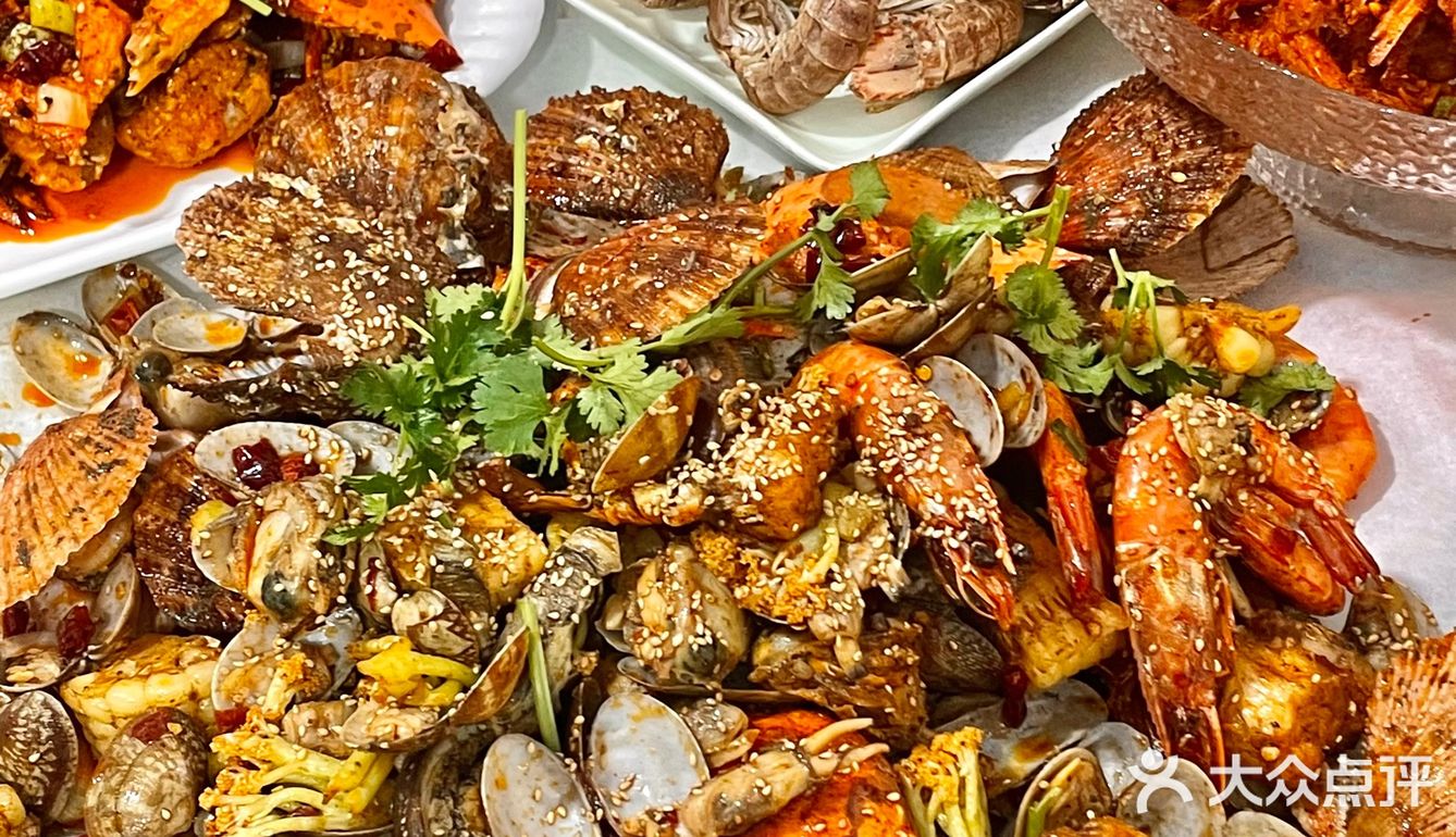 真的能一天吃八顿！青岛美食真的好多！啤酒海鲜是必吃的