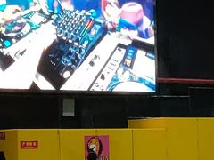 -嘿哟动霸CHUA·新潮玩运动娱乐中心·蹦床滑冰团建乐园