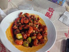 -肥肥虾庄·金牌油焖大虾(汉街SKP店)