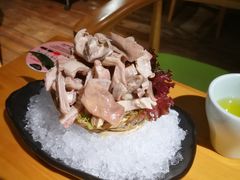 -洪氏嗨捞·广东猪肚鸡·椰子鸡火锅(西咸万象城店)
