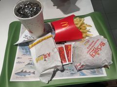 -麦当劳(上海虹桥站30B检票口楼上)