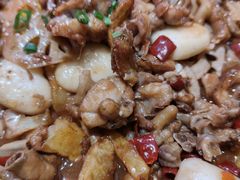 -多嘴超级肉蟹煲(中东店)