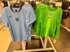 -NIKE 换季优惠店(上海青浦奥特莱斯)